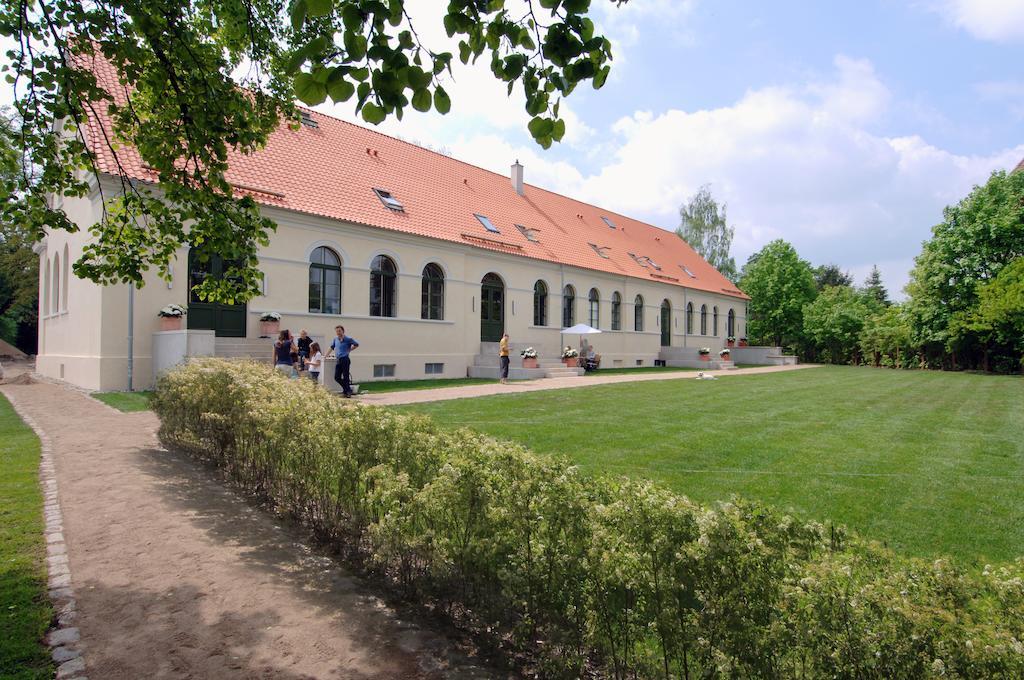 Kavaliershaus Schloss Bluecher Am Finckenersee Exterior photo